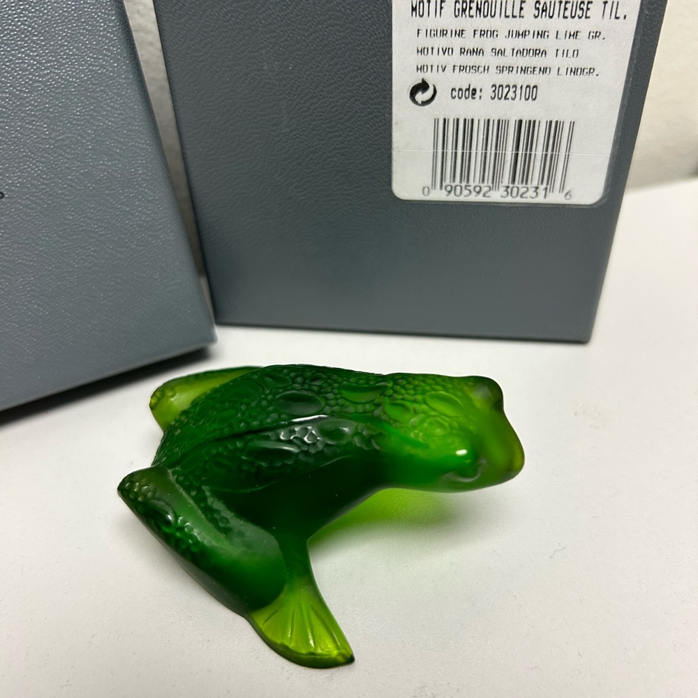 Lalique crystal frog
